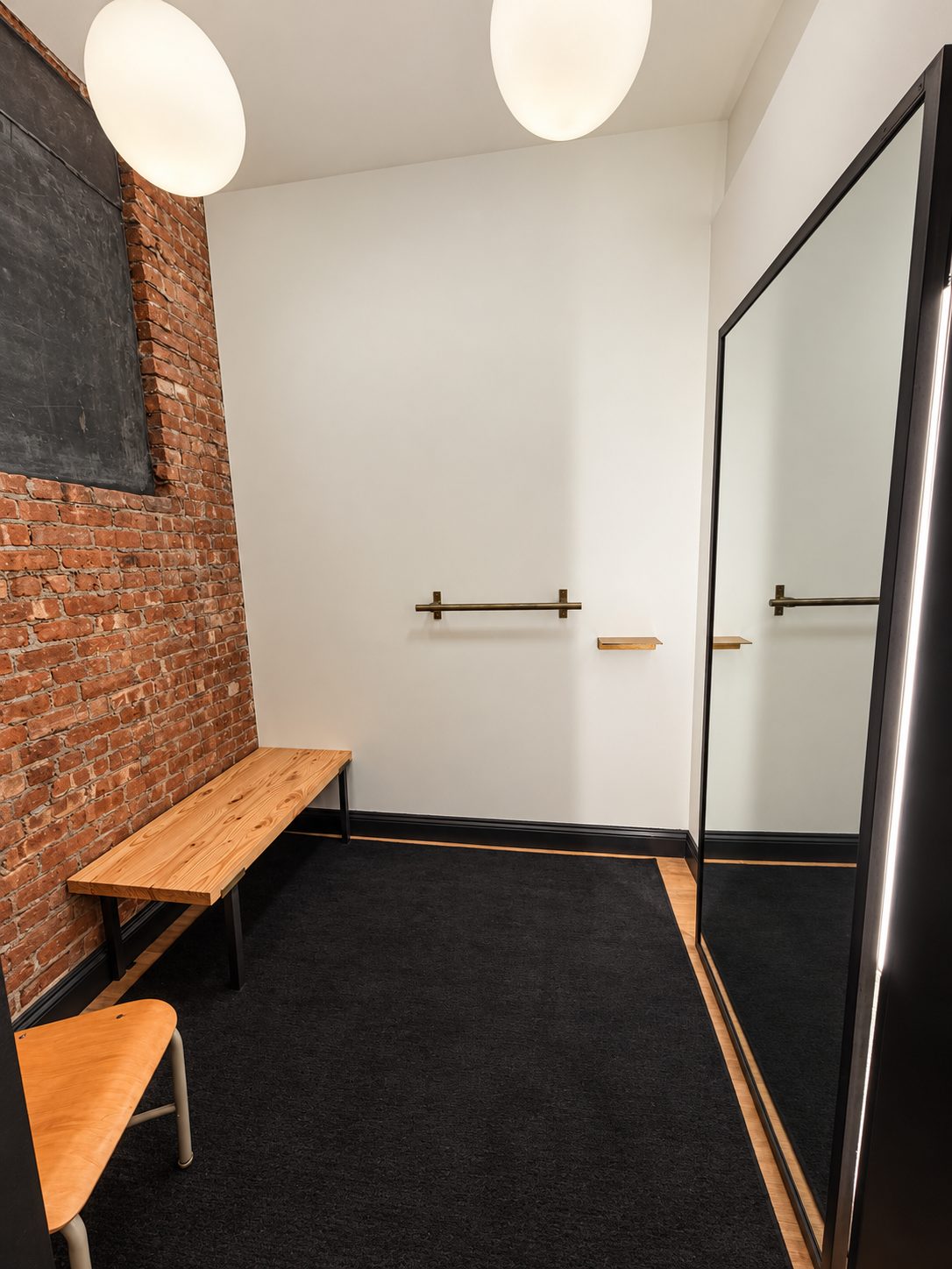 Rag & Bone Brooklyn fitting room